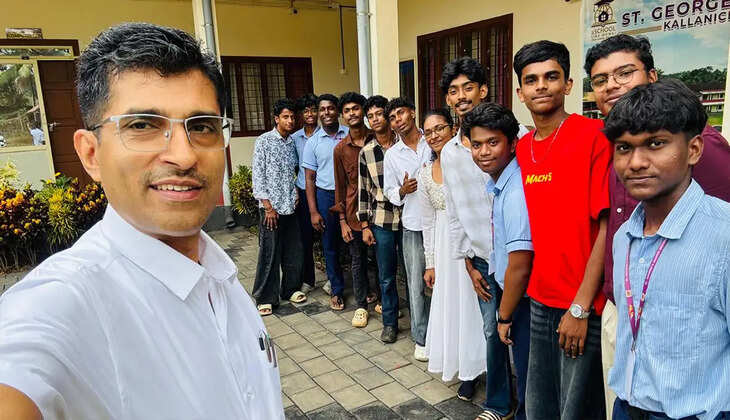  principal and students.jpg 0.4 