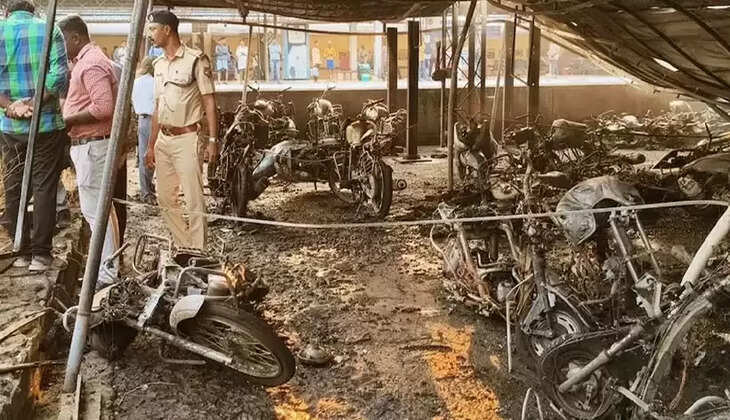 THRISSUR CAR PARKING