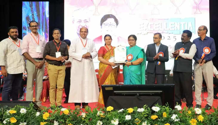 aruvithara college